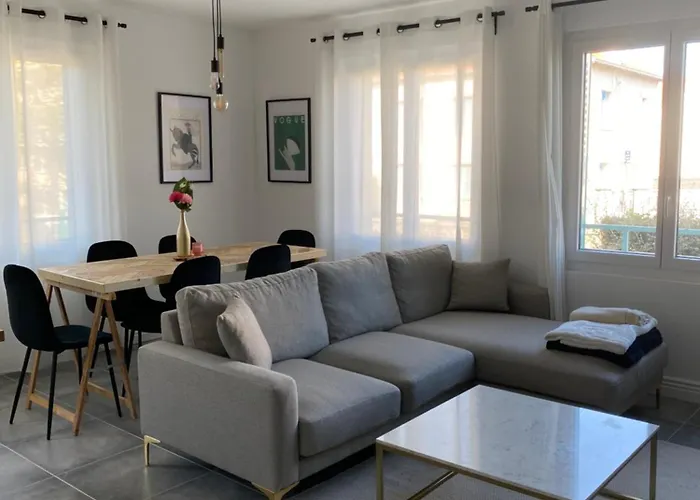 Apartment Superbe A Parking Prive